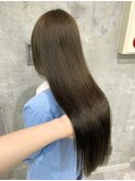 シアーな艶感でつくる大人かわいいオリーブヘア