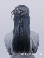 アールエーサロンモノクロ 秋葉原(RA SALON モノクロ) 【推し活ヘアメ】カチモリハーフお団子