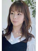 大人ノーブル前髪ありナチュラルブラウンゆるふわくびれ巻き