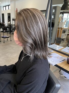 ナンバー(number+) 20代30代40代ハイライト透け感ブリーチロブヘアーアッシュ