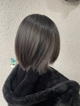 ディー エメ(D-aimer-) ３Dハイライトグレーアッシュｏｎショートヘア