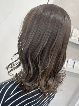 エル(elle.) greige color