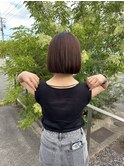 ぱっつんボブ　切りっぱなし　ミディアム　多毛