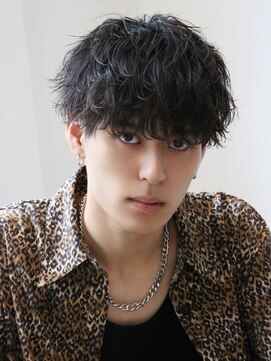 ネイビー(NAVY) 波巻きパーマ 刈り上げマッシュ メンズ束感