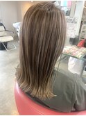 切りっぱなしミディアムロング