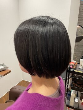 アミカ シーモール店(Amica) ショートボブ