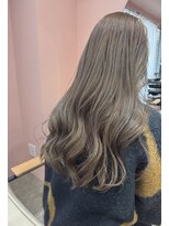 サロン ド ユーア(salon de yuua)&nbsp;ダブルカラー　ケアブリーチカラー　ミルクティーベージュ