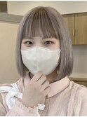 グレージュ切りっぱなしボブ前髪ありミニボブミルクティベージュ
