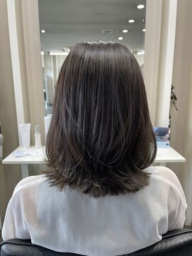 ラヴィリス バイ レム(Raviliss by rem) 外ハネくびれボブ ハイライトカラー 髪質改善 奈良 桜井