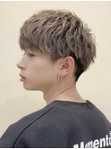 大分メンズツーブロック刈り上げマッシュブリーチカラーベージュ