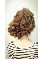 ヘアメイクサロンシャルメ(Hair Make Salon CHARMER) サイドシニヨン