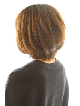 レウナ 外苑前(Reuna) 【３０代・４０代・５０代】大人女性に人気のミディアムレイヤー