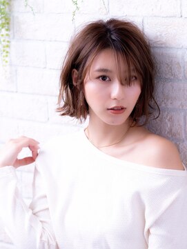 エルデ ナインズ ヘアー スタンド 川口店(elde 9's HAIR STAND) イメチェンフォギーベージュ耳かけ毛先パーマ厚めバング