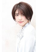 くすみピンクが可愛い大人ショート