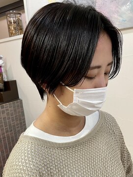 アクアオモテサンドウ(ACQUA omotesando) △ブリーチなしブルーブラックハンサムショート丸みショート