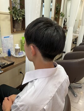 コアフィールフィス(COIFFURE fils) 《見附　今町》メンズ　学生　刈り上げショート　黒髪
