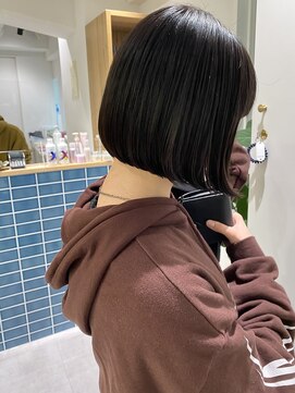 オーシャン(Ocean) ［Ocean Hair&Life 水田成美］黒髪ぱっつんボブ/ミニボブ