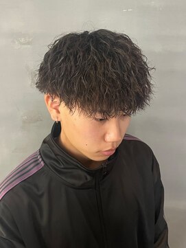 バース バイ ハピネス(BIRTH by happiness) 縦落ちツイストスパイラルパーマツイスパ刈り上げマッシュ