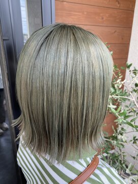 モヌエ(monue) オリーブベージュ