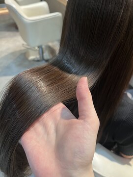 ララルーモ 渋谷公園通り店(LaLarOomo) 大人女性30代40代向け髪質改善キュアオペ