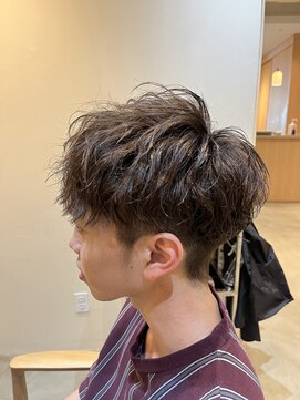 ソウスシア(SOURCE cia) 刈り上げマッシュ×無造作スパイラルパーマ