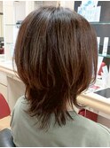 おしゃれな大人のくびれレイヤースタイル ミディアムレイヤー