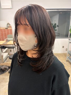 モコヘアーフロール(MOCO hair flor) 柔らかく動く 大人ナチュラルレイヤー