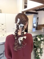 リコ バイ ポノ(Lico by PONO)&nbsp;『moe』ほんのり大人っぽさも◎ツイン編み下ろしアレンジ☆