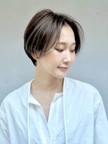 ヒトワ(hitowa) 大人ショート/ショートボブ/シアベージュ/センターパート/日吉