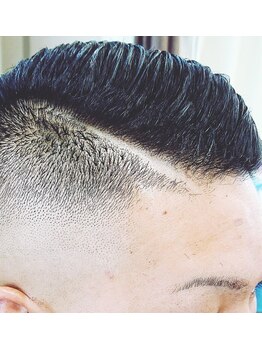 ヘアサロンチノの写真/メンズショートの縮毛矯正ならおまかせ!バーバーならではの繊細な技術で、扱いやすく理想のスタイルを実現
