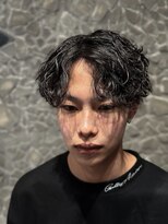 ガウディ 広島駅前店(Gaudi)&nbsp;センターパート×波巻きツイストスパイラルパーマ×ツーブロック