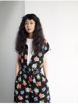 スイウ(suiu)&nbsp;ロングヘア×しっかりウェーブ
