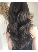 暗くても光に透けるグレージュ