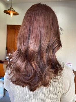 ロッソ ヘアデザイン(ROSSO hair design)の写真/イタリアのオーガニック認証機関認定、92%天然由来成分のヘアカラーVilla Lodolaで艶やかなスタイルへ!