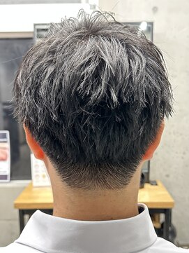 フイ 代々木(Hui) メンズ/アップバング/ツーブロックマッシュ/束感ショート波巻き