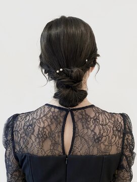 アヴェイル ヒロオ(a'vail Hiroo) タイトシニヨンヘアアレンジ 和装ヘア