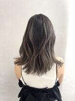 小森谷,黒髪,ボブルフ,ネビージュ,小顔,バレイヤージュj19