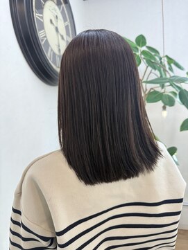 アルベリー ヘアーアンドスパ 浜松上島店(ALBELY hair&spa) 暗めだけど透明感溢れるカーキアッシュ