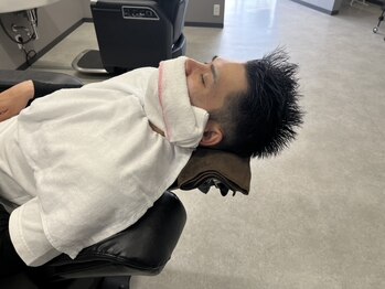 アケタ(AKETA)の写真/美容室ではできないシェービング体験！産毛までしっかり剃り、大人の男性に合った身だしなみに整えます。