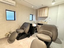 白髪ぼかし/脱白髪染め/kaminowa 大人のための美容室の雰囲気(首腰が弱い方でもくつろげるYUMEスイートシャンプー台/白髪染め)