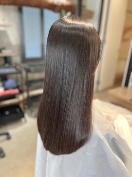 ニーイチイチ(211) アッシュベージュストレート