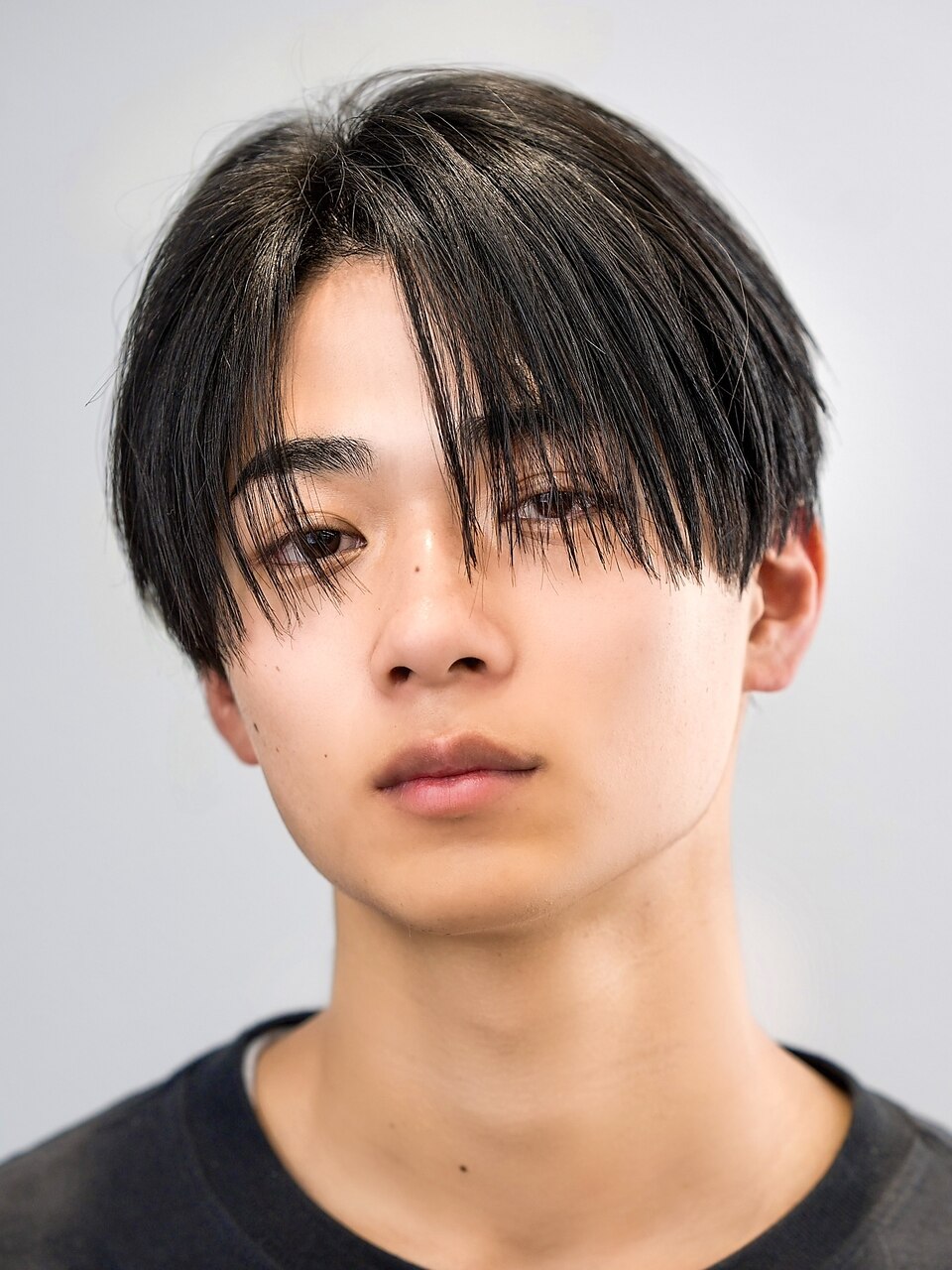 刈り上げビジネスツーブロック七三センターパートフェザーパーマ