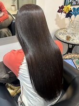 【人気NO.２】≪強いクセやうねりに◎≫やわらか縮毛矯正＋カラー　￥17000