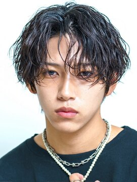 アイトーキョープラスシー 横浜(AI TOKYO+Sea) MEN’S横浜/センターパート/ツイストシャドウパーマメンズカット
