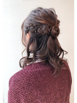 ピーディーフィノ 大通(PD fino) 編み込みお花ハーフアップ♪