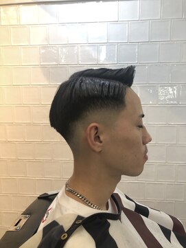 メリケンバーバーショップ フクオカ(MERICAN BARBERSHOP FUK) かき上げヘアショートレイアーくせ毛風パーマコンマヘア32