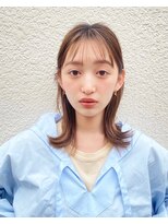 シースルーバング　外ハネくびれミディアム　グレージュ