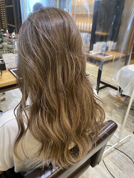 トレ(tre.) 甲子園口/髪質改善/白髪染め/ショート/酸性ストレート/美容室