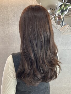 アングゥイー(ungu iE) ナチュラルベージュ/艶カラー