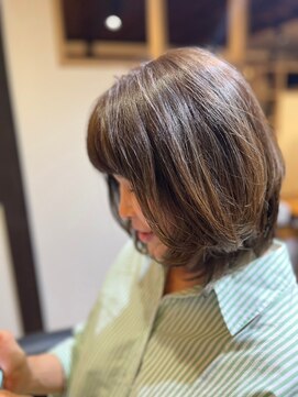 モーダアッカ(moda acca) ミディアムレイヤースタイル@20代30代40代